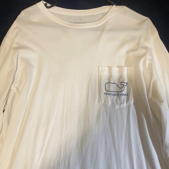 Vineyard Vines Other - Vine yard vines long sleeve vintage tee
